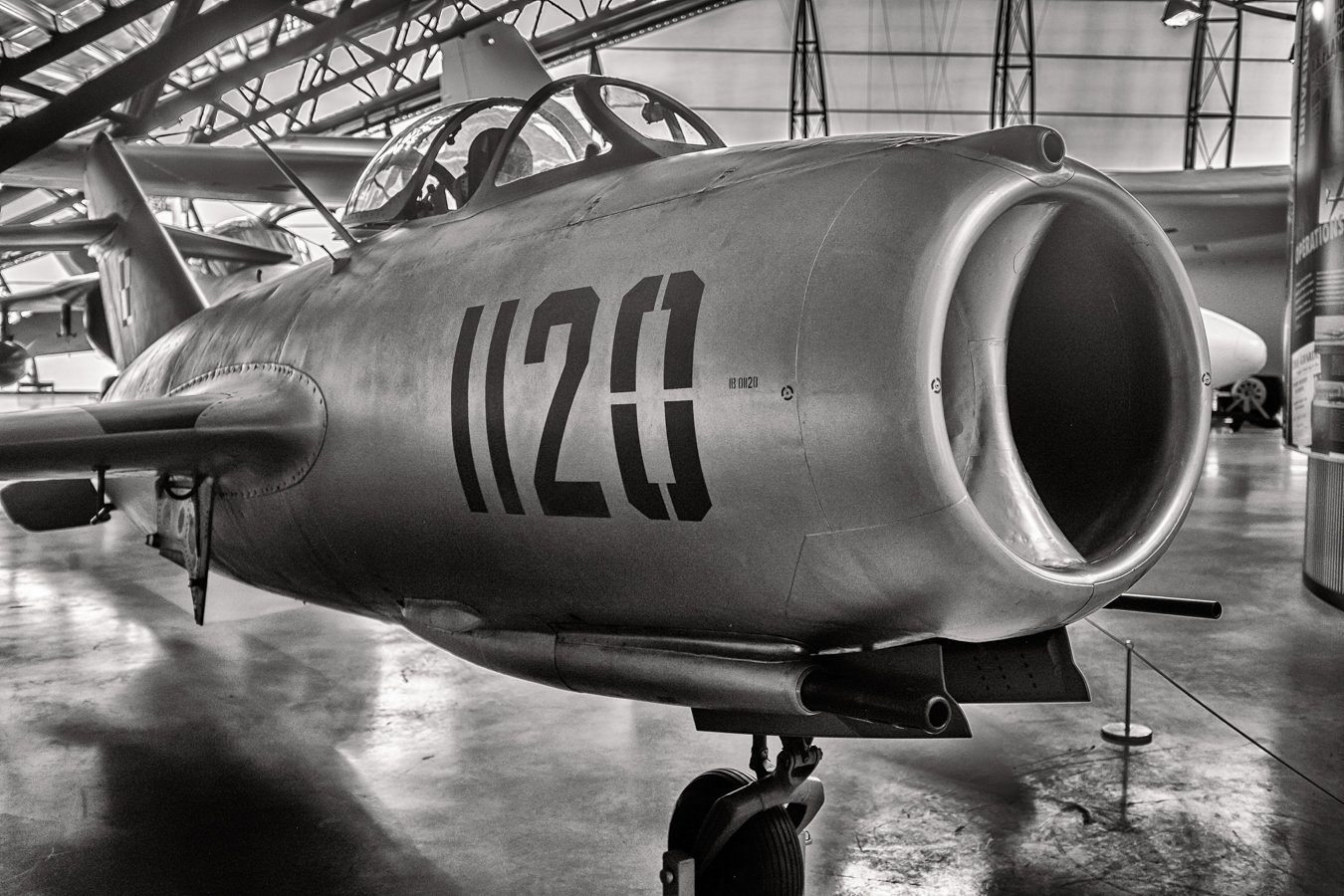 MIG-15_F1212-500-1.JPG