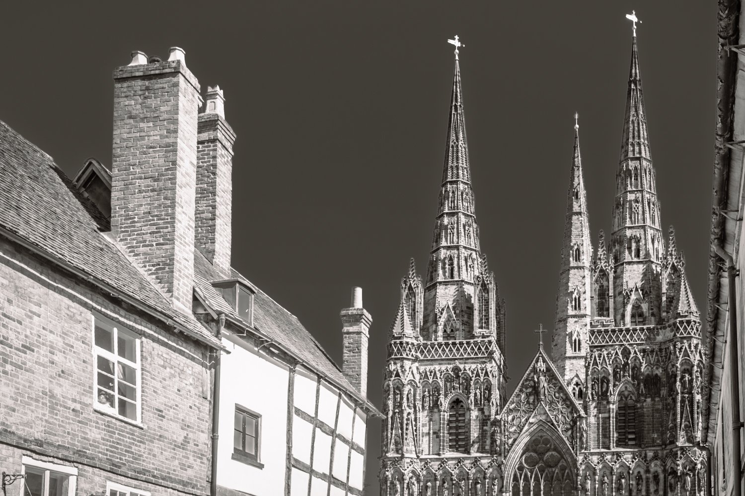 ThreeSpires_F5730-920.JPG