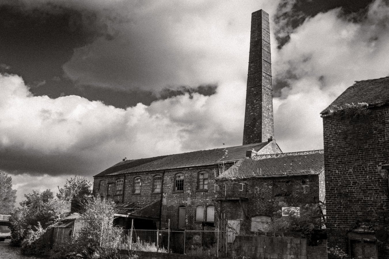 PostIndustrialBuilding1_F1083-444-1.JPG