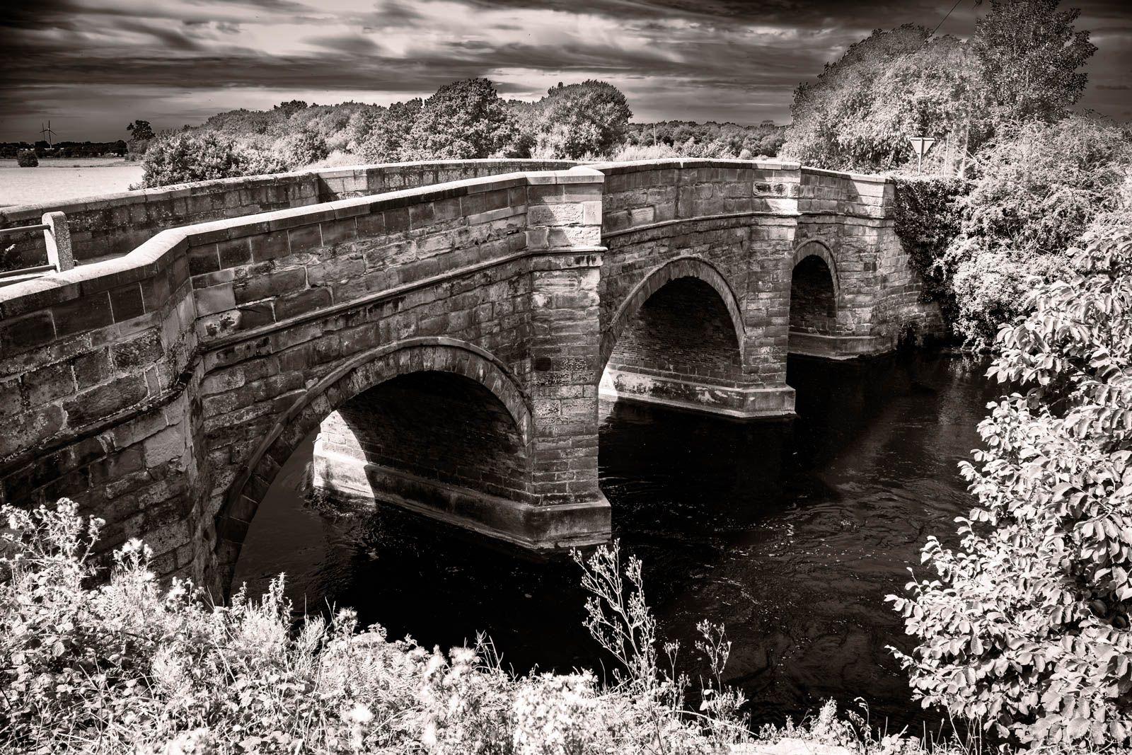 ThreeArchBridge_F0188-818-.JPG